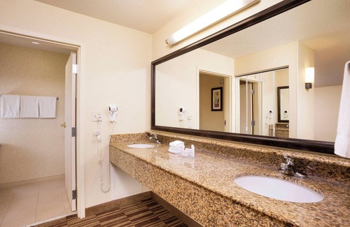 Natick Hotel | Inviting Courtyard by Marriott Boston Natick - Family-Friendly Stay