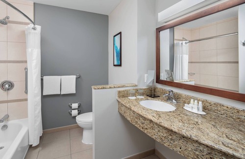 Hastings Hotel | Tranquil Retreat at Courtyard by Marriott Bridgetown
