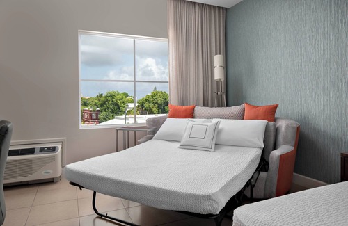 Hastings Hotel | Tranquil Retreat at Courtyard by Marriott Bridgetown