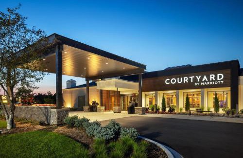 Waukegan Hotel | Discover Comfort at Courtyard by Marriott Chicago Waukegan