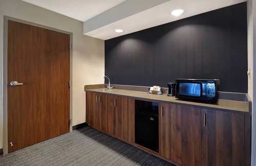 Mount Saint Joseph Hotel | Guest Rated 8.6: Courtyard by Marriott Cincinnati Airport