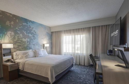 Willoughby Hotel | Relaxing Retreat at Courtyard by Marriott Cleveland Willoughby