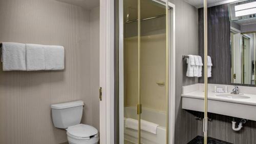 Westlake Hotel | Relax at Courtyard by Marriott Cleveland Westlake Poolside