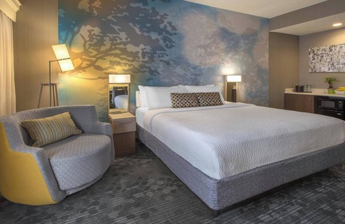 Westlake Hotel | Comfort Near the Lake: Courtyard by Marriott Westlake