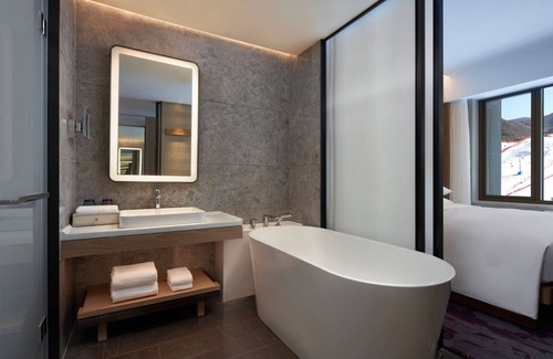 Chongli County Hotel | Accessible Family Getaway at Courtyard By Marriott Chongli
