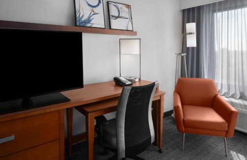 Cypress Hotel | Discover Comfort at Courtyard by Marriott Cypress Anaheim