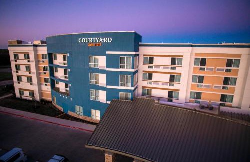 Midlothian Hotel | Comfort and Convenience at Courtyard by Marriott Dallas