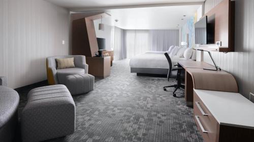 The Colony Hotel | Relaxing Retreat at Courtyard by Marriott Dallas Plano
