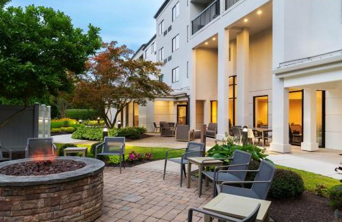 Danbury Hotel | Pet-Friendly Retreat at Courtyard by Marriott Danbury
