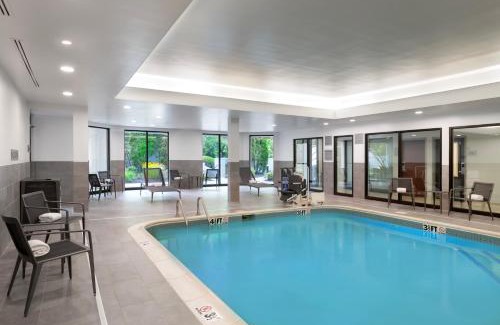 Danbury Hotel | Pet-Friendly Retreat at Courtyard by Marriott Danbury
