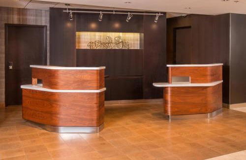 Chantilly Hotel | Modern Courtyard by Marriott Dulles Airport with Breakfast
