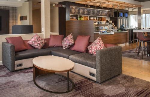 Chantilly Hotel | Modern Courtyard by Marriott Dulles Airport with Breakfast
