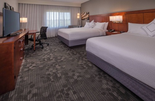 Potomac Falls Hotel | Experience Comfort at Courtyard by Marriott Dulles Town Center