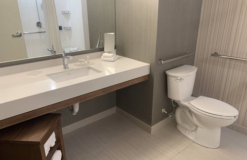 Okemos Hotel | Exceptional Stay at Courtyard by Marriott East Lansing