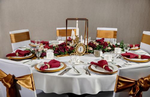 West Edmonton Hotel | Discover Courtyard by Marriott Edmonton West with Pool & Dining