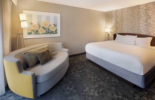 East Paris Hotel | Comfortable Stay at Courtyard by Marriott Grand Rapids Airport