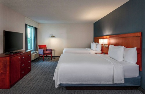 Hadley Hotel | Discover Comfort at Courtyard by Marriott Hadley Amherst