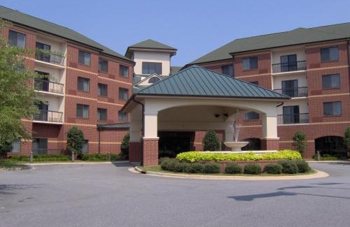 Hickory Hotel | Prime Courtyard by Marriott Hickory with Oceanfront Views