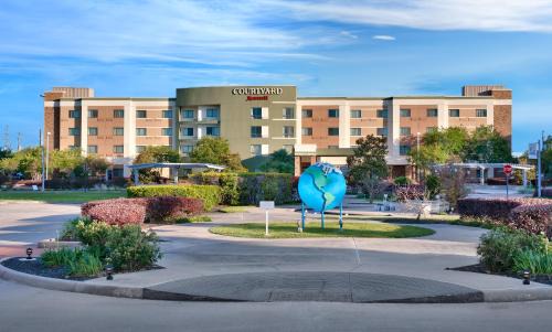 Nassau Bay Hotel | Explore Courtyard by Marriott Houston NASA Clear Lake