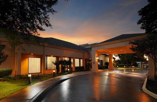 Southeast Houston Hotel | Convenient Courtyard by Marriott Houston Hobby Airport Stay