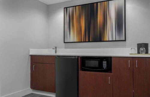 Greenway Plaza-Upper Kirby Hotel | Outstanding Courtyard by Marriott Houston near Rice University