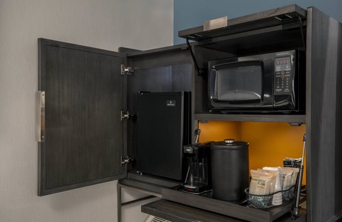 University Heights Hotel | Eco-Friendly Retreat at Courtyard by Marriott Iowa City