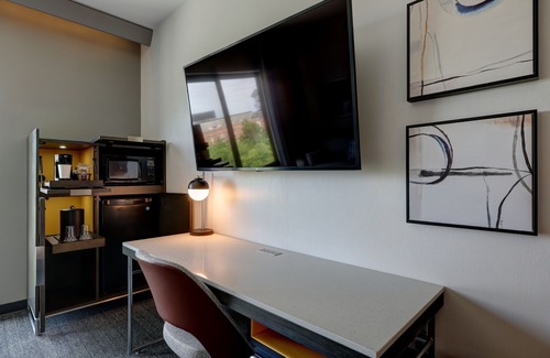 University Heights Hotel | Eco-Friendly Retreat at Courtyard by Marriott Iowa City