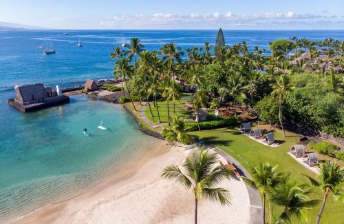 Historic Kailua Village Hotel | Relax at Courtyard by Marriott King Kamehameha's Kona Beach