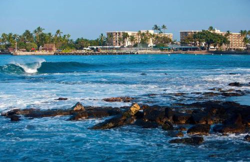 Historic Kailua Village Hotel | Relax at Courtyard by Marriott King Kamehameha's Kona Beach