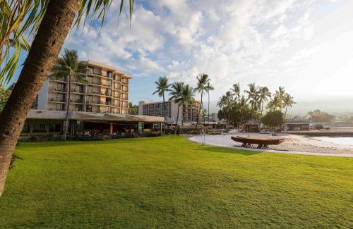 Historic Kailua Village Hotel | Relax at Courtyard by Marriott King Kamehameha's Kona Beach