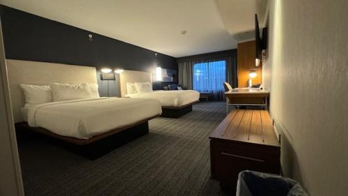 Kingston Hotel | Explore Comfort at Courtyard by Marriott Kingston Hotel
