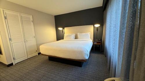 Kingston Hotel | Explore Comfort at Courtyard by Marriott Kingston Hotel