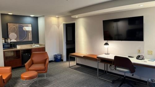 Kingston Hotel | Explore Comfort at Courtyard by Marriott Kingston Hotel