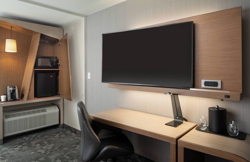 Milton Hotel | Explore Courtyard by Marriott Lafayette South: Family-Friendly Amenities