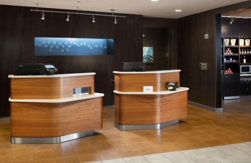 Lubbock Hotel | Discover Courtyard by Marriott Lubbock: Pool & Dining Awaits