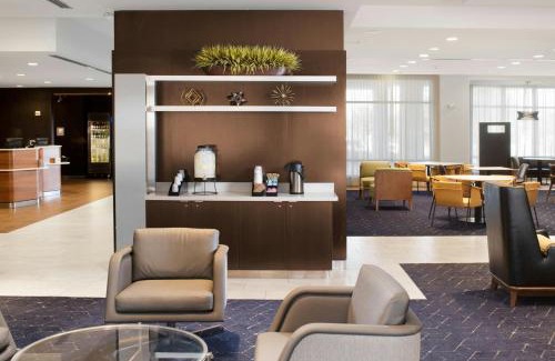 Lubbock Hotel | Discover Courtyard by Marriott Lubbock: Pool & Dining Awaits