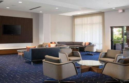 Lubbock Hotel | Discover Courtyard by Marriott Lubbock: Pool & Dining Awaits