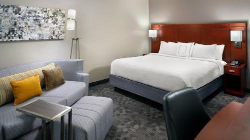 Macon Hotel | Relax at Courtyard by Marriott Macon with Pool & Dining