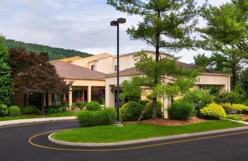 Mahwah Hotel | Discover Courtyard by Marriott Mahwah - Family-Friendly Stay