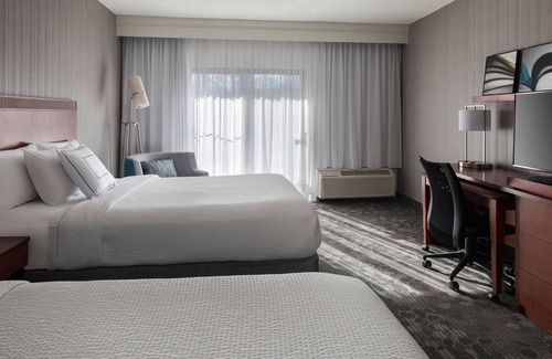 Mahwah Hotel | Inviting Stay at Courtyard by Marriott Mahwah with Spa & Breakfast