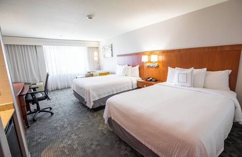 Merced Hotel | Relax at Courtyard by Marriott Merced with Pool & Spa