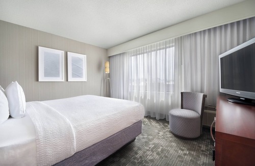 Mishawaka Hotel | Relax at Courtyard by Marriott Mishawaka with Great Amenities