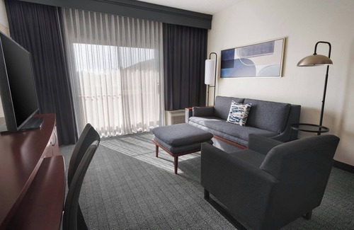 Landover Hotel | Discover Courtyard by Marriott New Carrollton with Family-Friendly Amenities