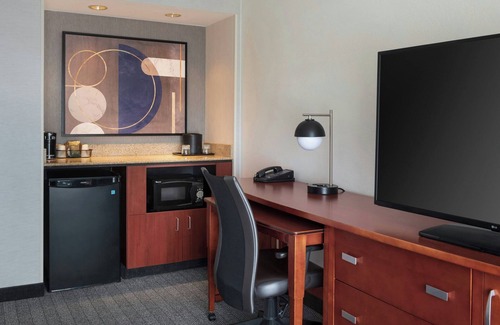 Landover Hotel | Discover Courtyard by Marriott New Carrollton with Family-Friendly Amenities