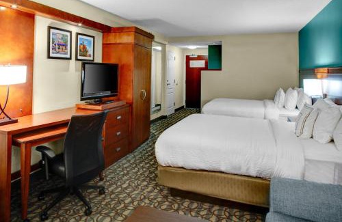 New Bern Hotel | Relax at Courtyard by Marriott New Bern with Pool & Dining