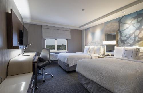 Auburndale Hotel | Explore Comfort at Courtyard by Marriott New York Queens