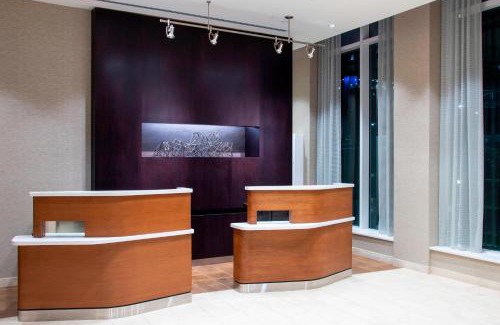 Auburndale Hotel | Explore Comfort at Courtyard by Marriott New York Queens