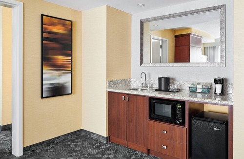 Downtown Newark Hotel | Discover Courtyard by Marriott Newark Downtown: 8.6 Rated Stay