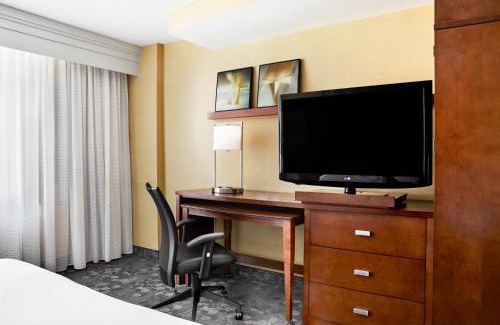 Downtown Newark Hotel | Comfortable Courtyard by Marriott Newark Downtown Awaits