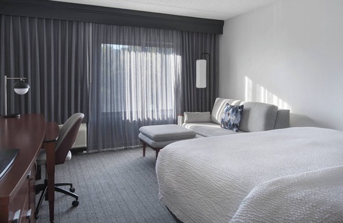 Norwalk Hotel | Comfortable Stay at Courtyard by Marriott Norwalk